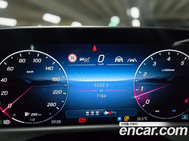 Mercedes-Benz E-Class — Фото автомобиля 8