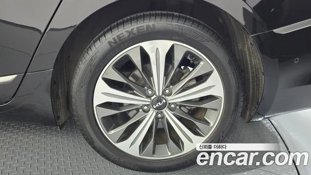 Kia K8 K8 Hybrid — Фото автомобиля 20