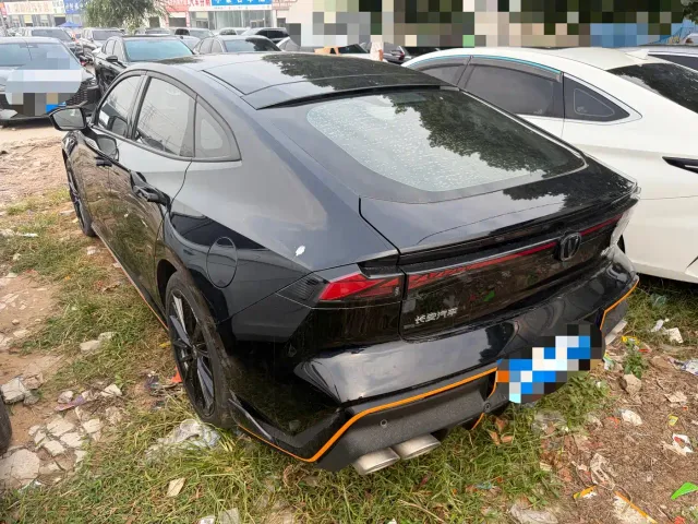 Changan Changan UNI-V 2023 1.5T Sport Edition — Фото автомобиля 8