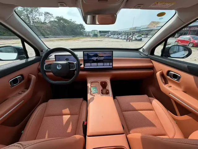 Leapmotor C10 — Фото автомобиля 9