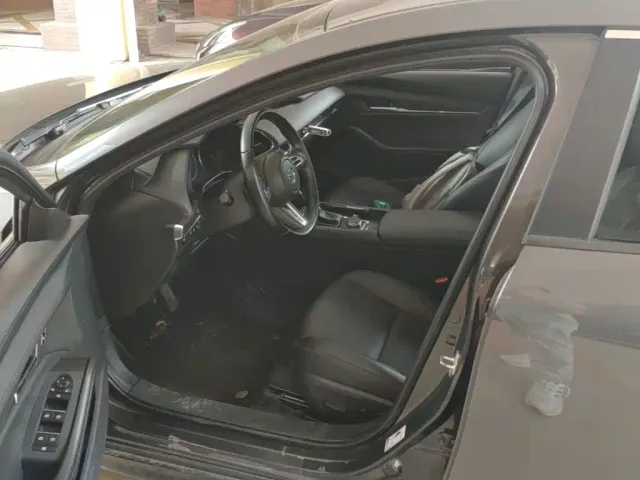 Mazda Axela — Фото автомобиля 14