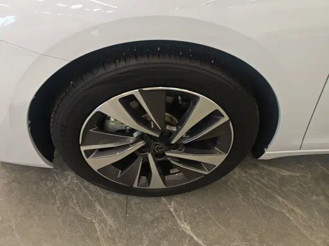 Peugeot 408 — Фото автомобиля 22