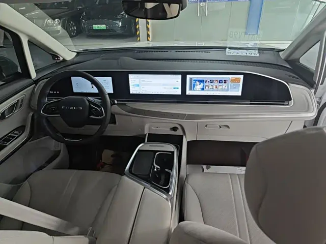 Maxus Dajia 9 — Фото автомобиля 8