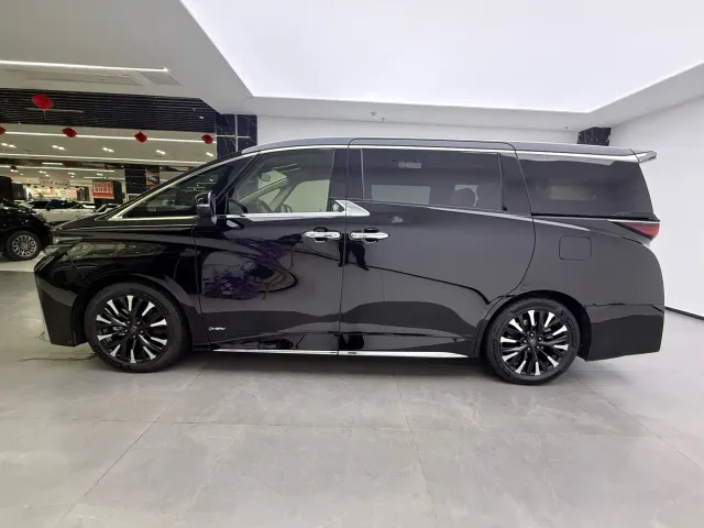 Toyota Vellfire — Фото автомобиля 6