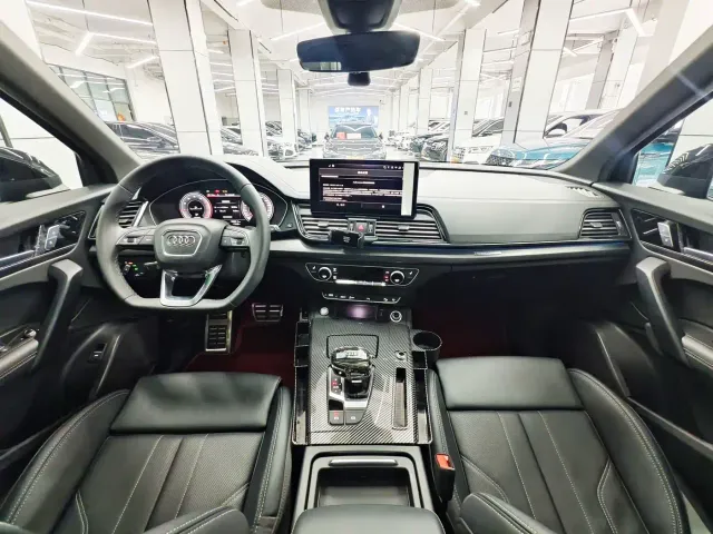 Audi Q5L — Фото автомобиля 5