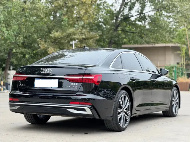 Audi A6L — Фото автомобиля 4
