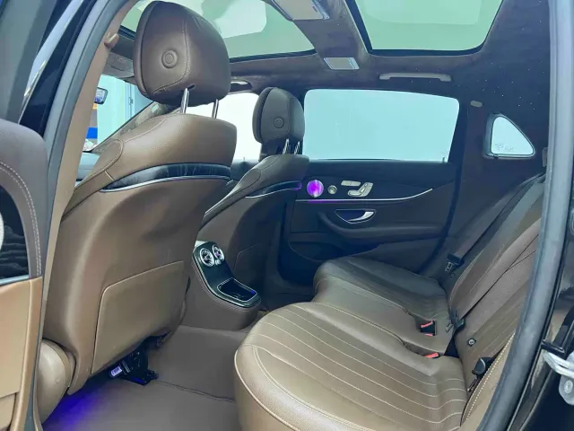 Mercedes-Benz E-Class — Фото автомобиля 14