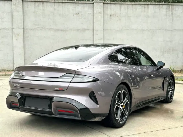 Xiaomi SU7 — Фото автомобиля 7