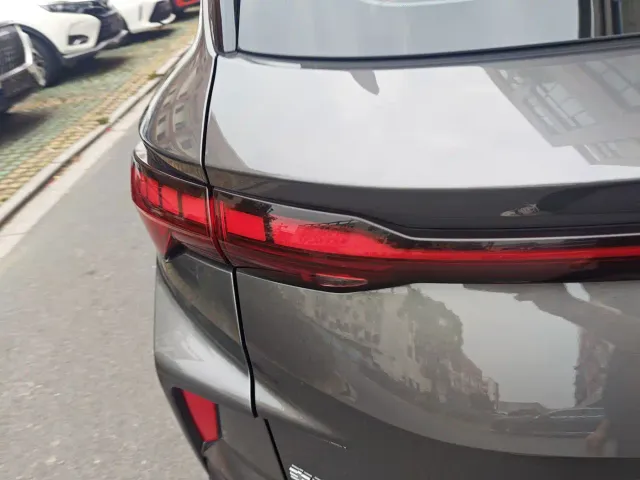 Geely Binyue — Фото автомобиля 11