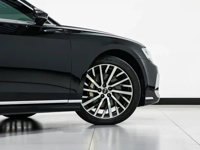 Audi A8 — Фото автомобиля 20