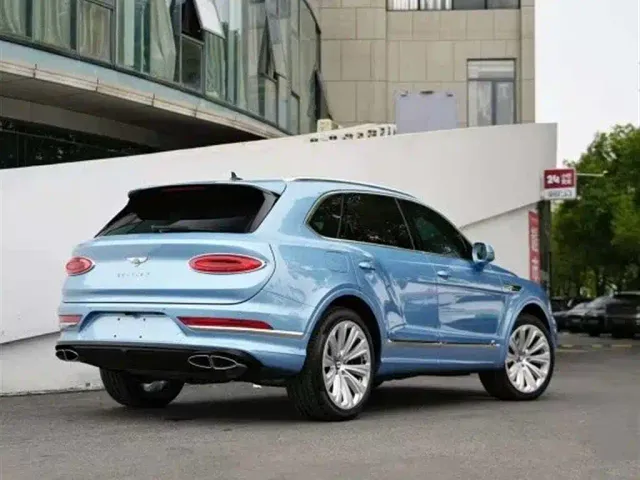 Bentley Bentayga — Фото автомобиля 4