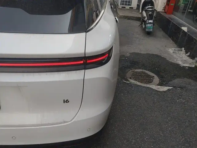 Li Auto i6 — Фото автомобиля 7
