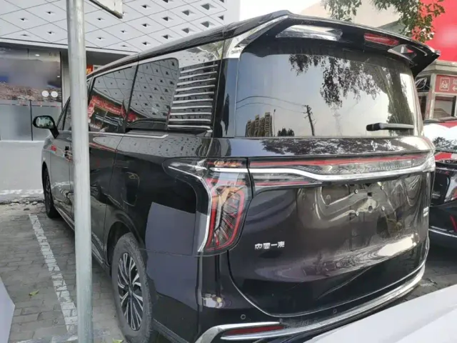 Hongqi HQ9 PHEV — Фото автомобиля 4