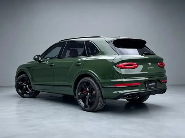 Bentley Bentayga — Фото автомобиля 3