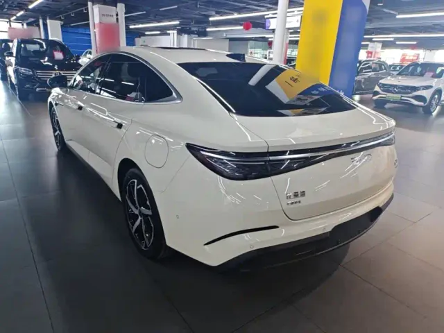 BYD Seal 07 DM-i — Фото автомобиля 4