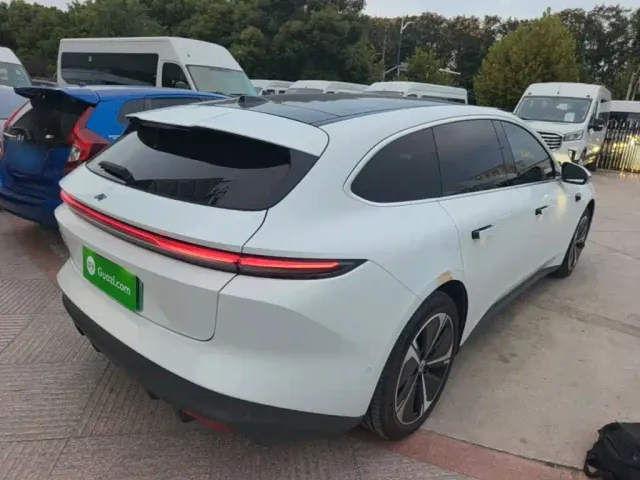 Nio ET5 Touring — Фото автомобиля 4
