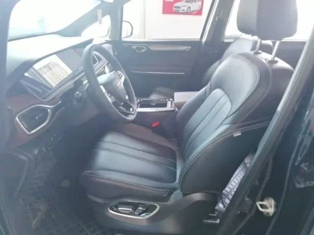 GAC Trumpchi M6 — Фото автомобиля 14