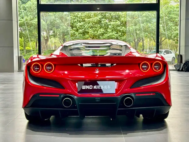 Ferrari F8 — Фото автомобиля 9