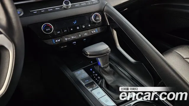 Hyundai Avante CN7 — Фото автомобиля 12