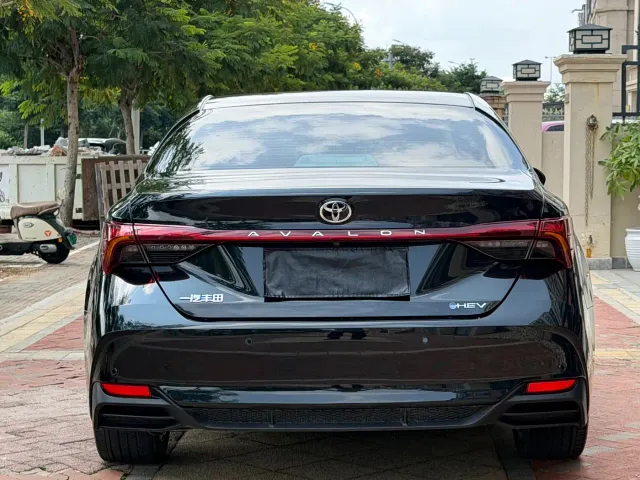 Toyota Avalon — Фото автомобиля 8