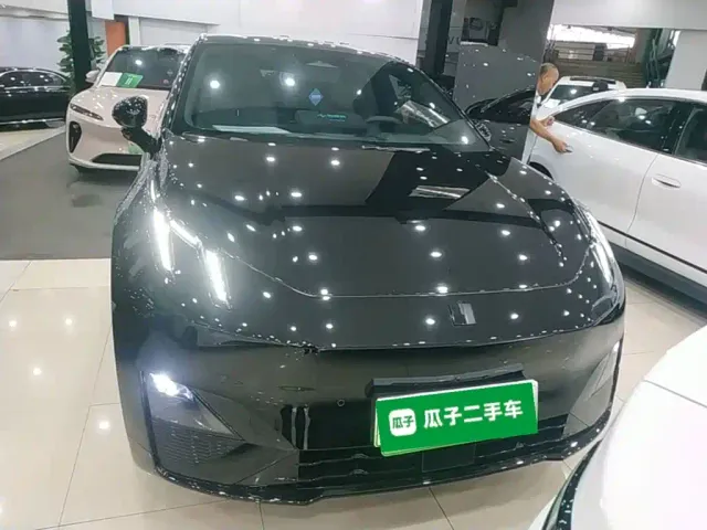 Lynk & Co Z20 — Фото автомобиля 2