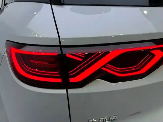 BYD Yuan UP — Фото автомобиля 15