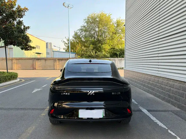 IM Motors LS6 — Фото автомобиля 7