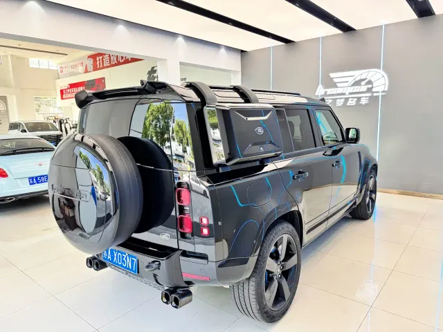 Land Rover Defender — Фото автомобиля 6