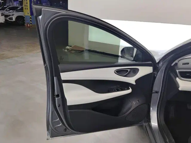 BYD Seal 05 DM-i — Фото автомобиля 6