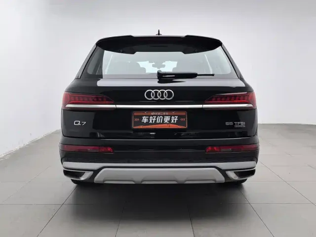 Audi Q7 — Фото автомобиля 4
