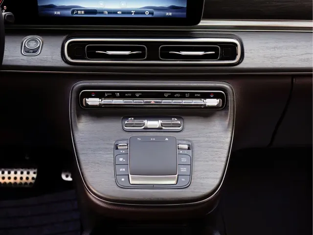 Mercedes-Benz V-Class — Фото автомобиля 12