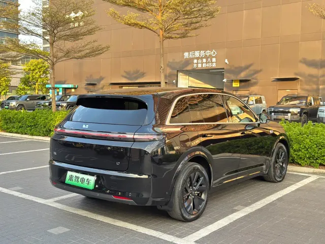 Li Auto L7 — Фото автомобиля 6