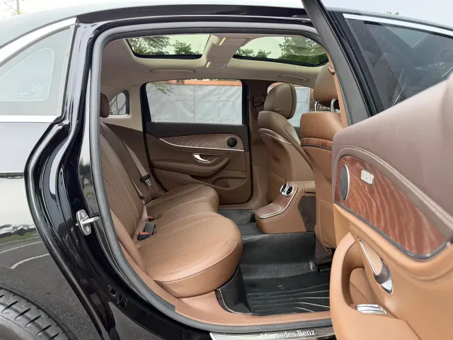 Mercedes-Benz E-Class — Фото автомобиля 15