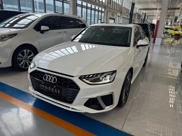 Фотография автомобиля — Audi A4L