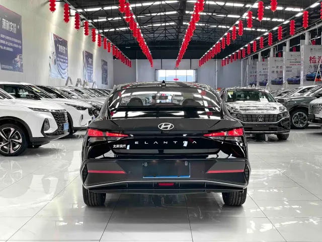 Hyundai Elantra — Фото автомобиля 13