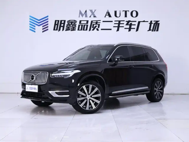 Volvo XC90 — Фото автомобиля 2