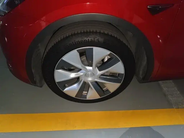Tesla Model Y — Фото автомобиля 22