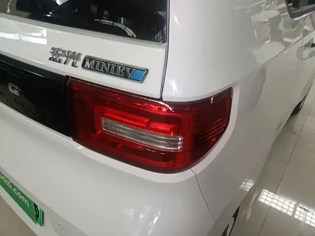 Wuling Hongguang Mini EV — Фото автомобиля 23