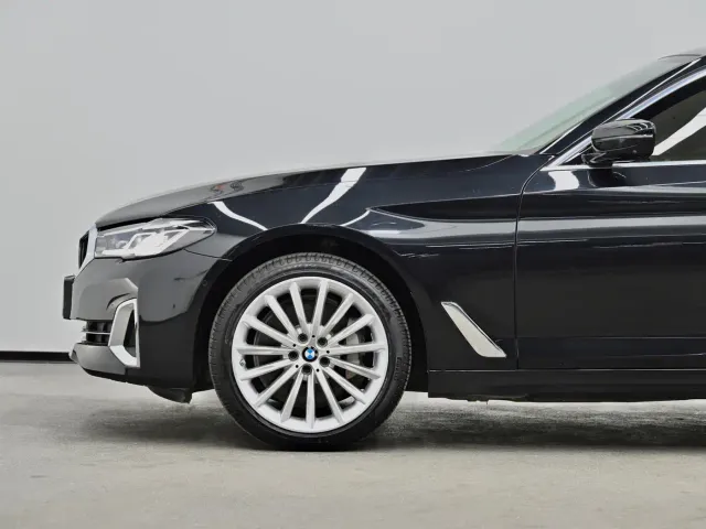 BMW 5 Series — Фото автомобиля 23