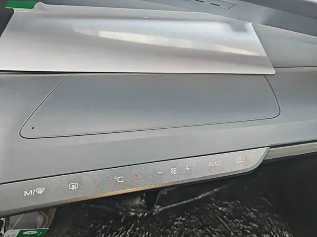 Wuling NanoEV — Фото автомобиля 12
