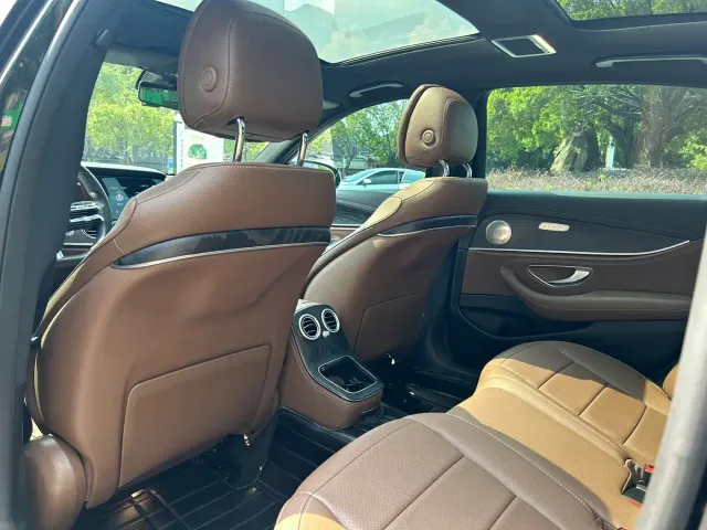 Mercedes-Benz E-Class — Фото автомобиля 7