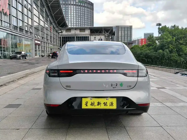 Leapmotor C01 — Фото автомобиля 5