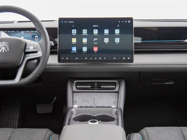 BYD Qin L — Фото автомобиля 10