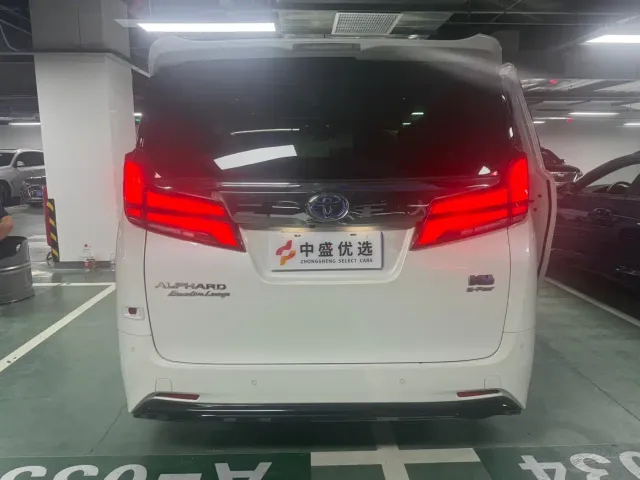 Toyota Alphard — Фото автомобиля 3