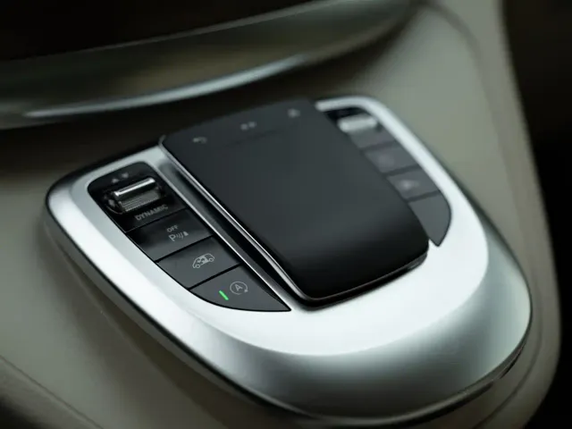 Mercedes-Benz V-Class — Фото автомобиля 7