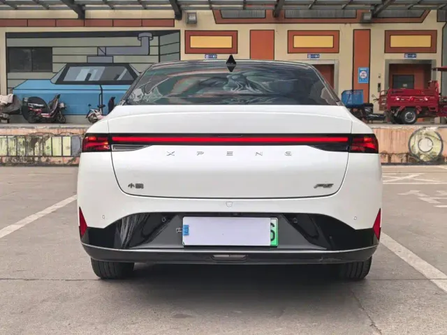 Xpeng P5 — Фото автомобиля 17