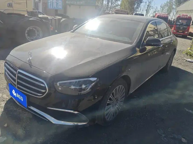 Фотография автомобиля — Mercedes-Benz E-Class