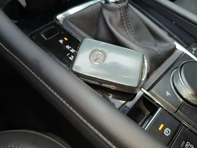 Mazda Axela — Фото автомобиля 8