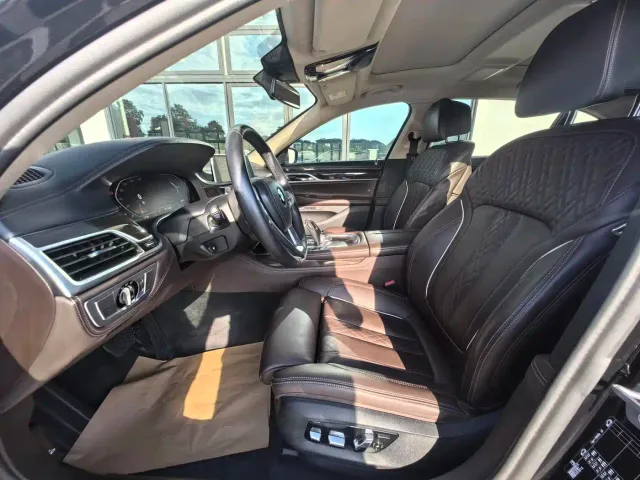 BMW 7 Series — Фото автомобиля 4