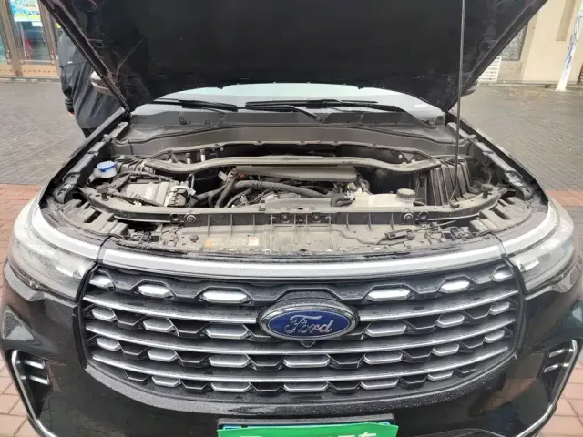 Ford Explorer — Фото автомобиля 10